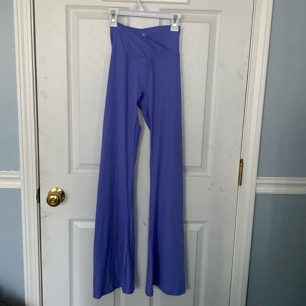 cross over flare leggings xs
